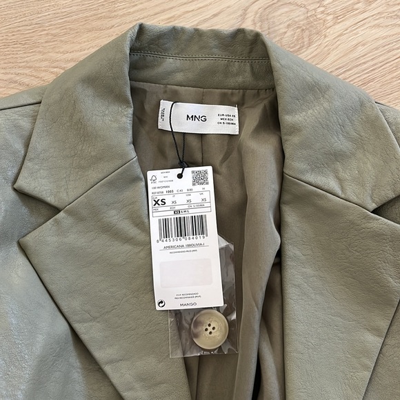 NWT Mango Leather-effect faux leather suit jacket with belt - Picture 8 of 11